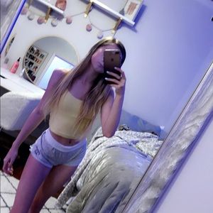 Meet your Posher, Ava